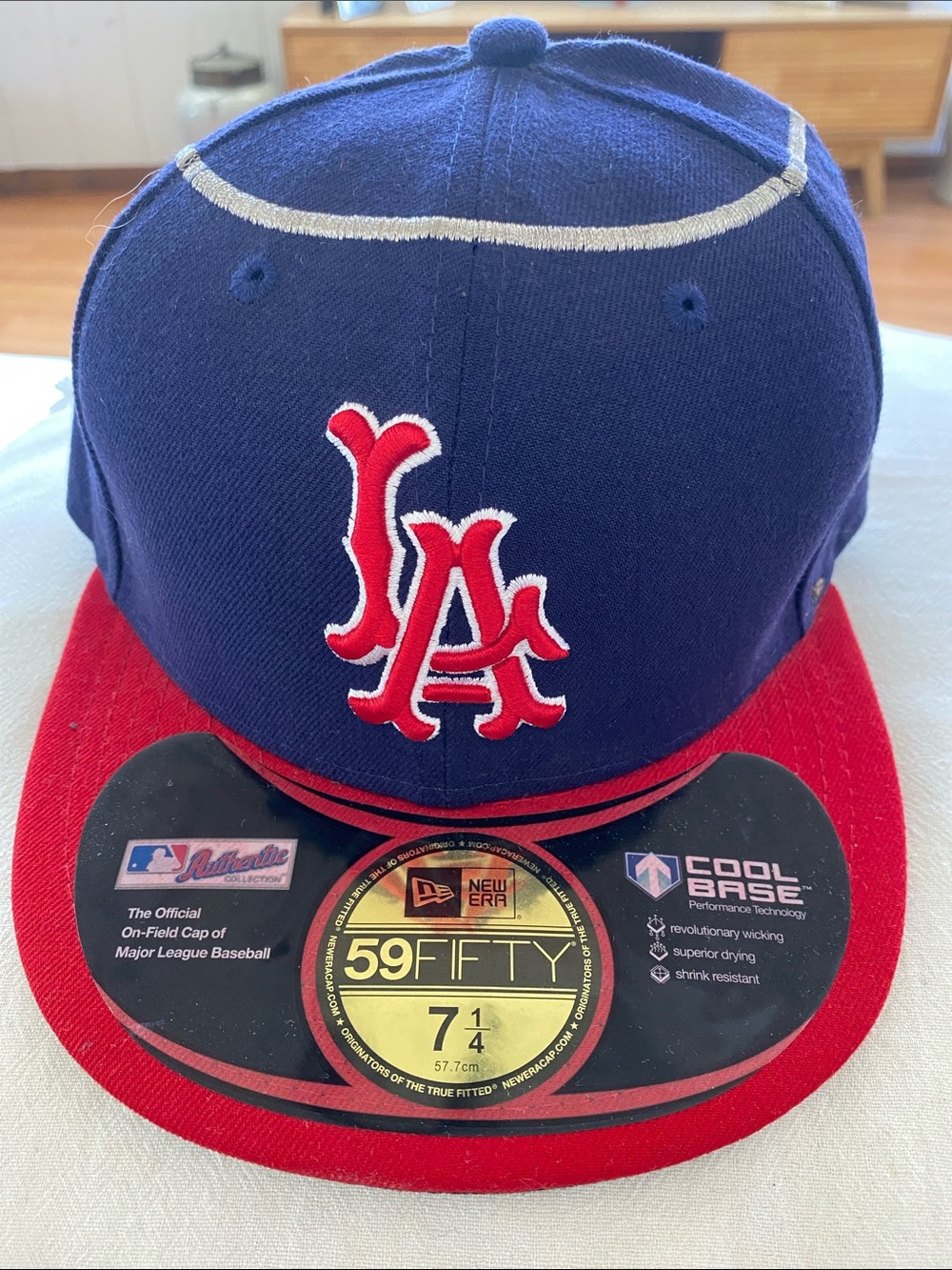 New Era Blue and Red LA Dodgers Fitted Cap size 7 1/4 59fifty official MLB